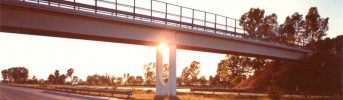 Pile snelle ad arco inverso - Sovrappassi realizzati con pile centrali modulari ad arco inverso