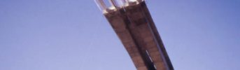Varo travi - Veduta dal basso delle operazioni di varo delle travi nella sezione centrale