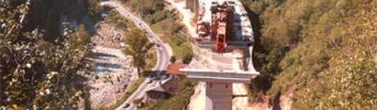 Struttura quasi ultimata - Posa delle ultime travi